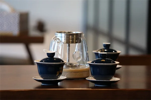 室内用窓辺プランターの作り方とおすすめ植物を徹底解説